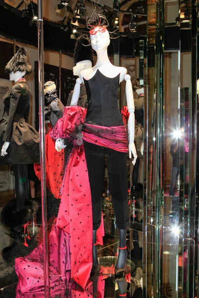 Look 11
